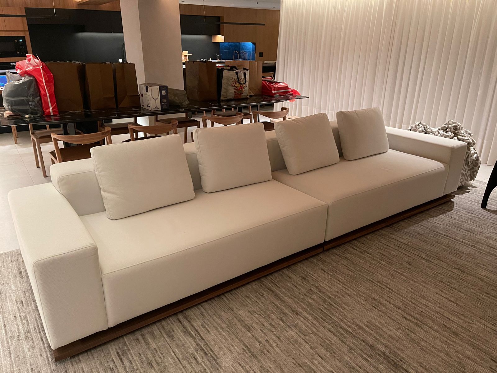 Sofá com capa decorativa